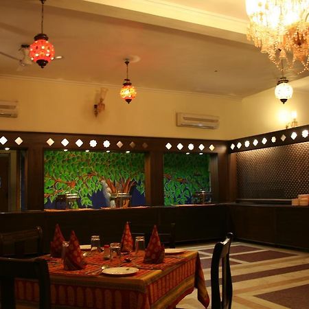 Hotel Pratap Palace Chittorgarh Екстериор снимка