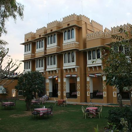 Hotel Pratap Palace Chittorgarh Екстериор снимка