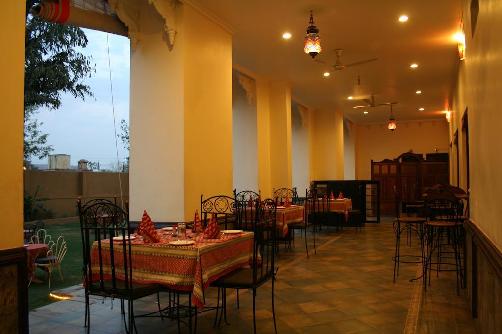 Hotel Pratap Palace Chittorgarh Екстериор снимка